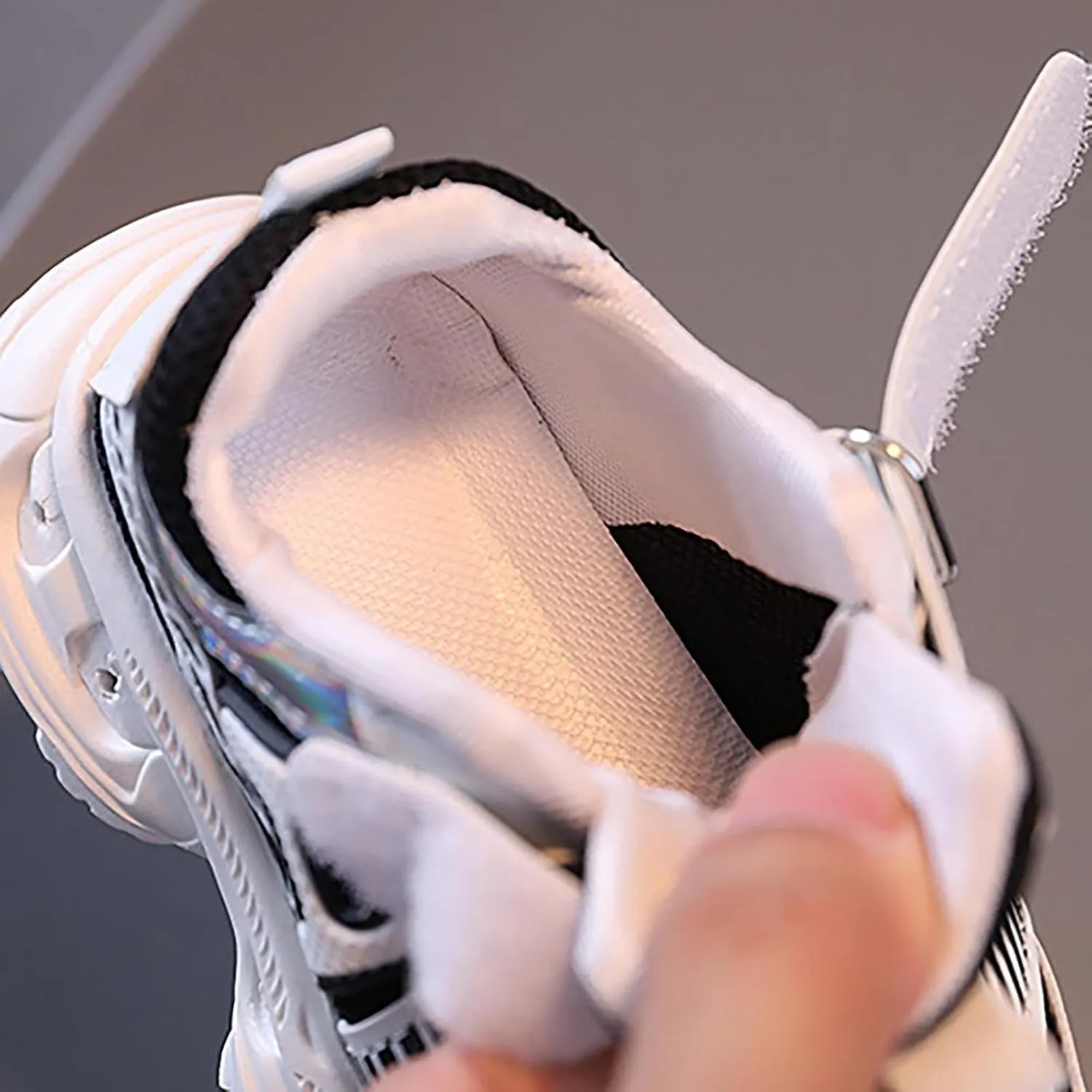 Baby Infant Leather Mesh Lights up Sneakers Hook Loop First Walking Non Slip Glitter Sport Shoes Toddler Breathable