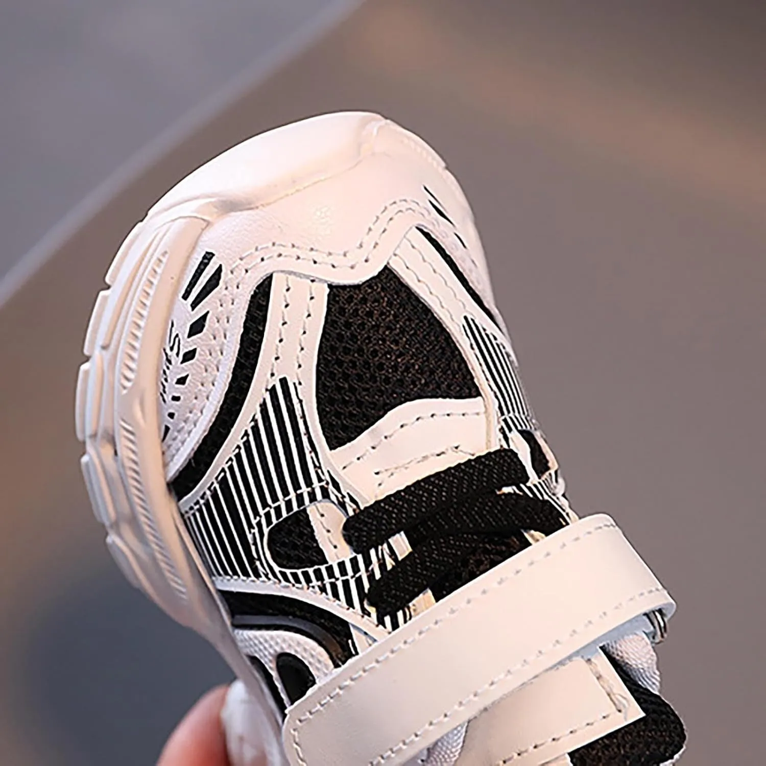 Baby Infant Leather Mesh Lights up Sneakers Hook Loop First Walking Non Slip Glitter Sport Shoes Toddler Breathable