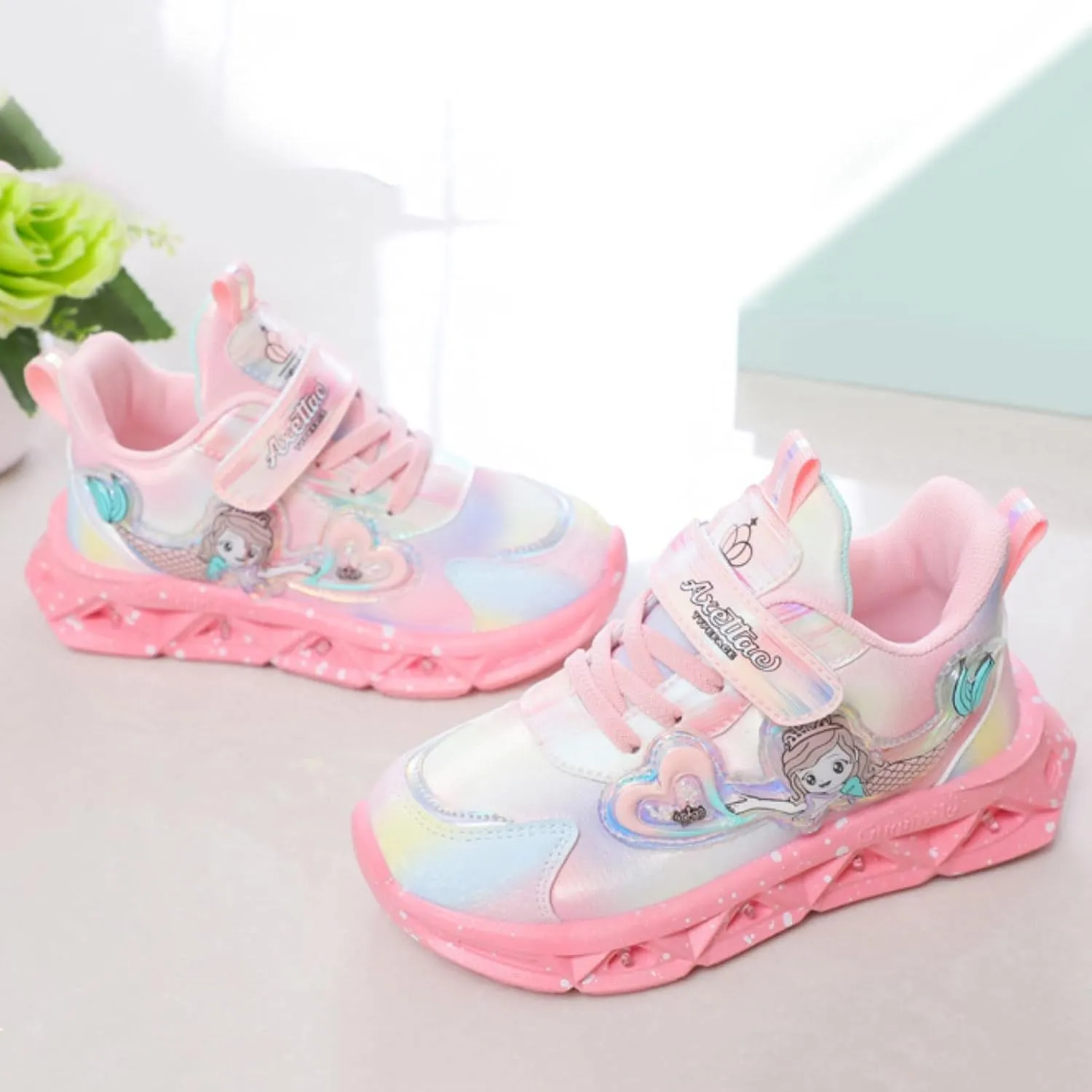 Cartoon Pink Light up Sneakers for Kids Girls Strap Non Slip Running Sport Shoes Outdoor Breathable Sneakers