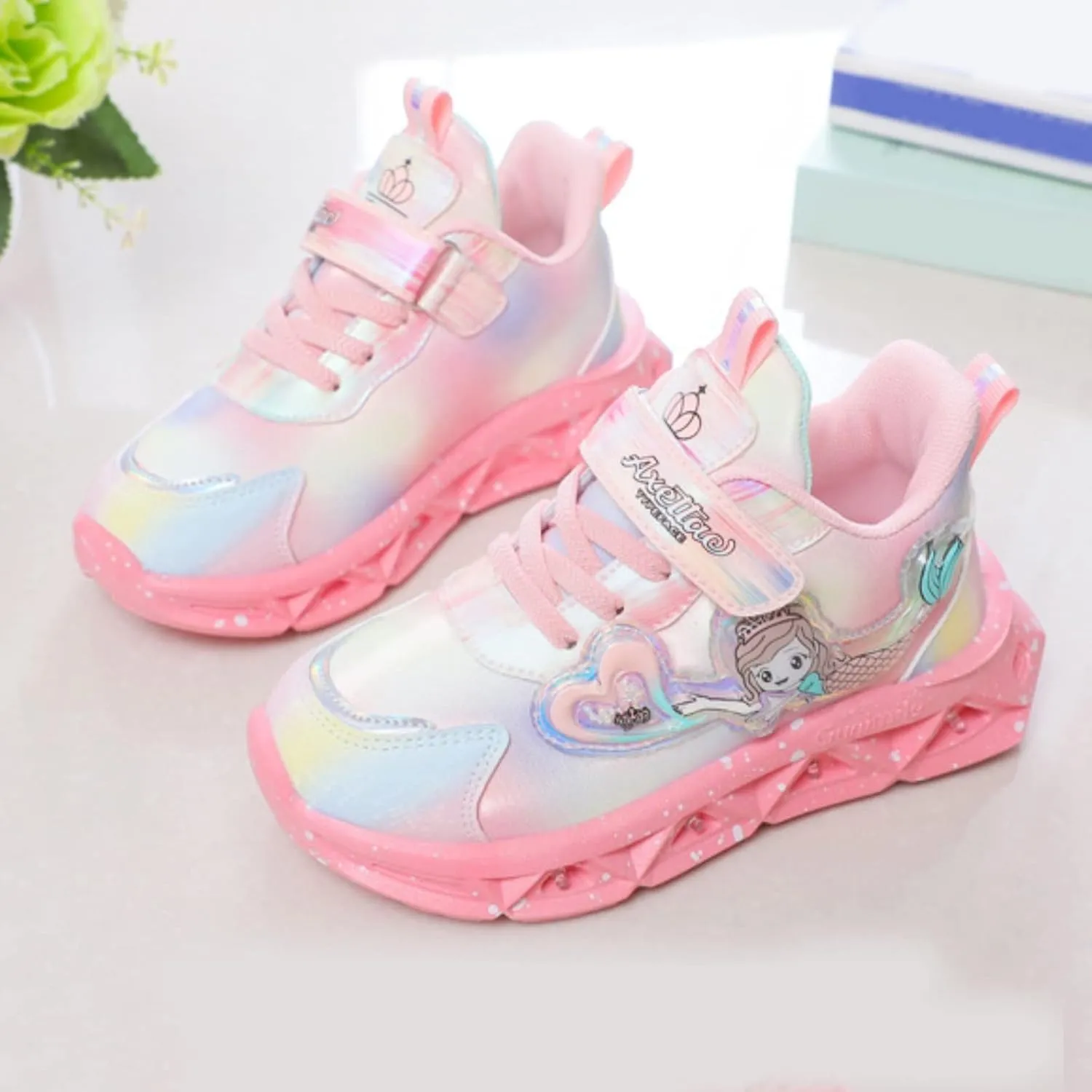 Cartoon Pink Light up Sneakers for Kids Girls Strap Non Slip Running Sport Shoes Outdoor Breathable Sneakers