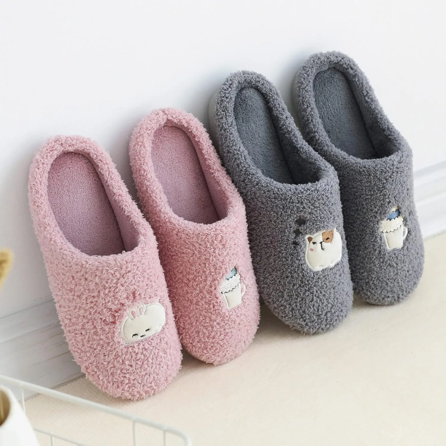 Christmas Slippers for Women Cute House Slippers Memory Foam Furry Bedroom Slippers Anti-Slip Sole Indoor Outdoor
