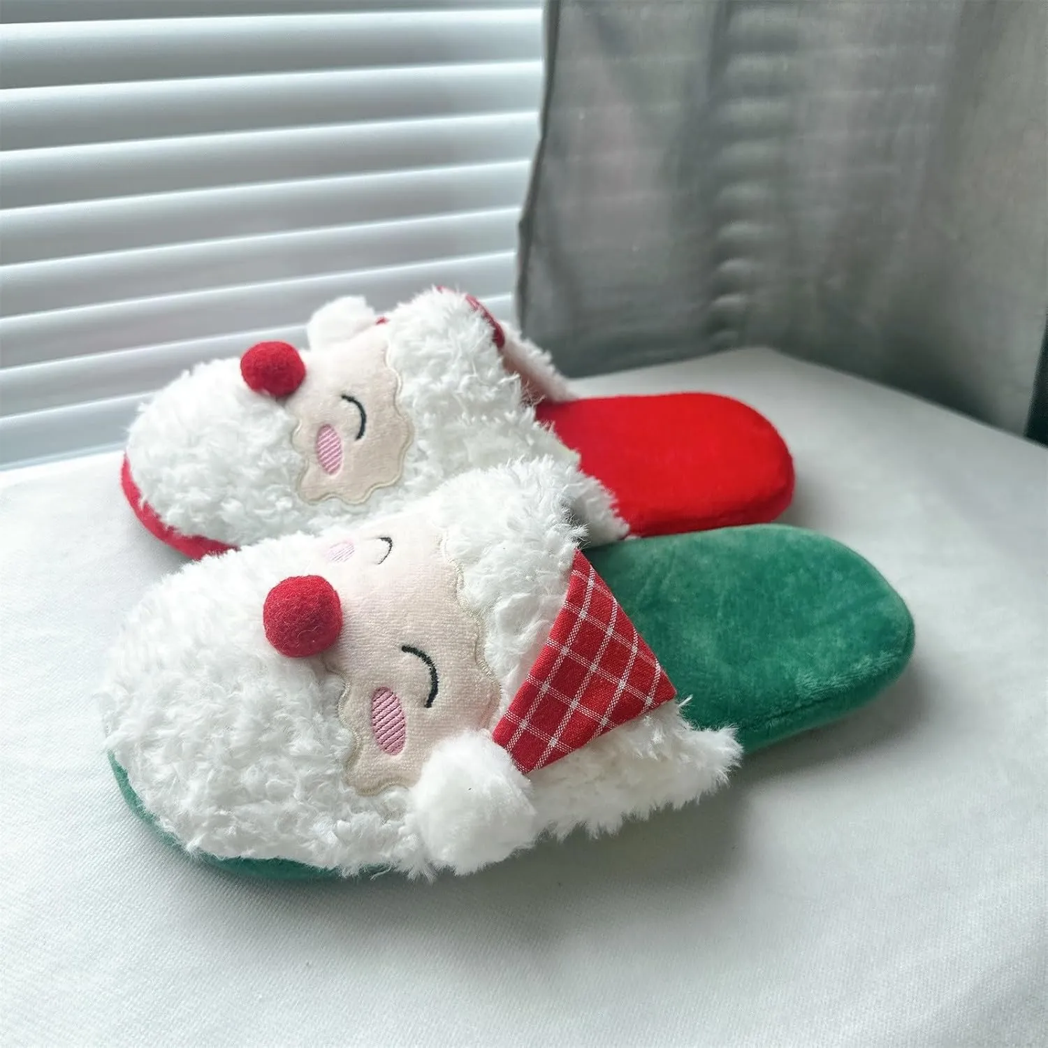 Christmas Slippers Holiday Slipper House Shoes Slipper for Women Cozy Fuzzy Slippers for Women Indoor and Outdoor Non Slip Memory Foam House Shoes