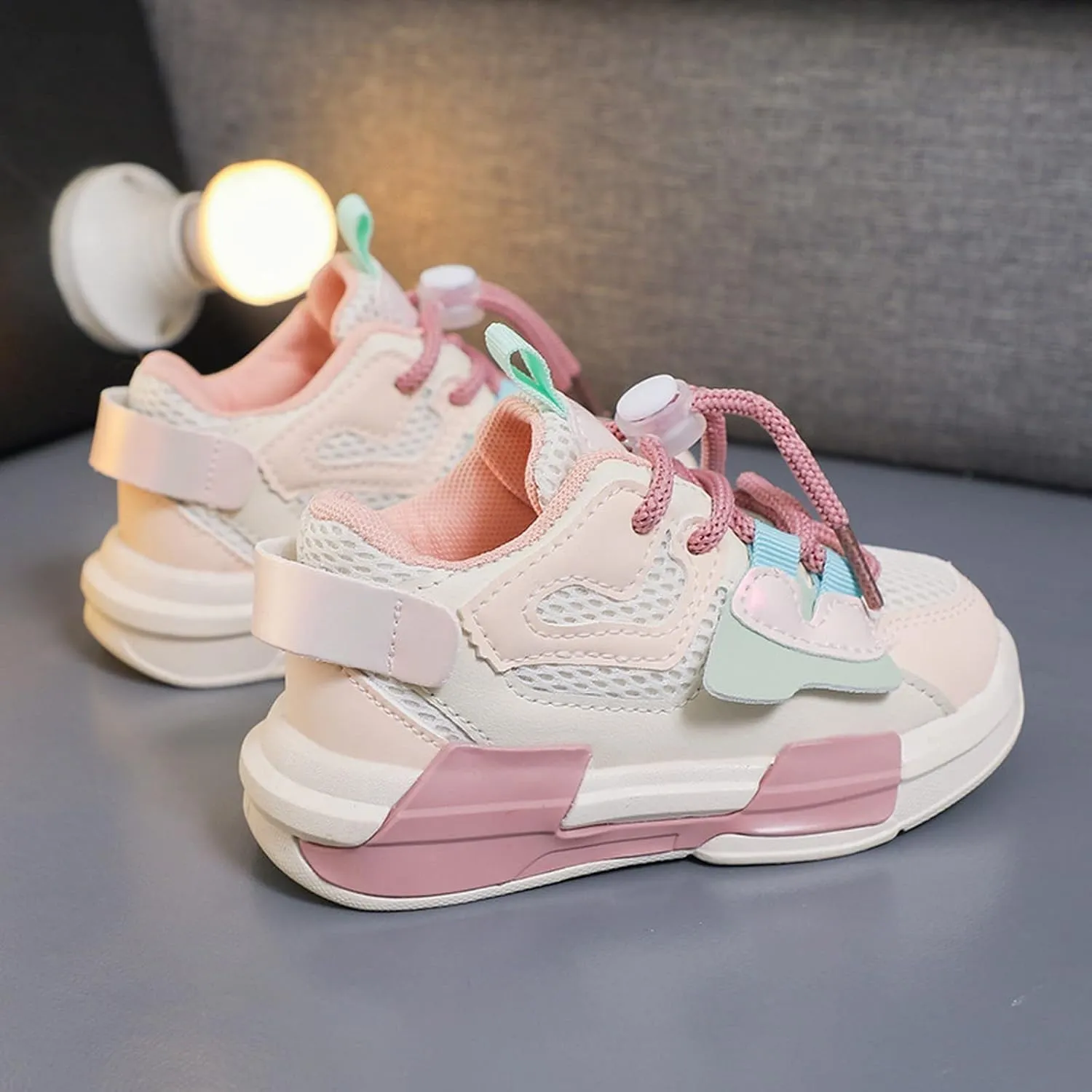 Kids Basketball Shoes Super Light Sneakers with Lace-Up High-Top Sneakers Running Non-Slip Sport Shoes Tennis Shoes