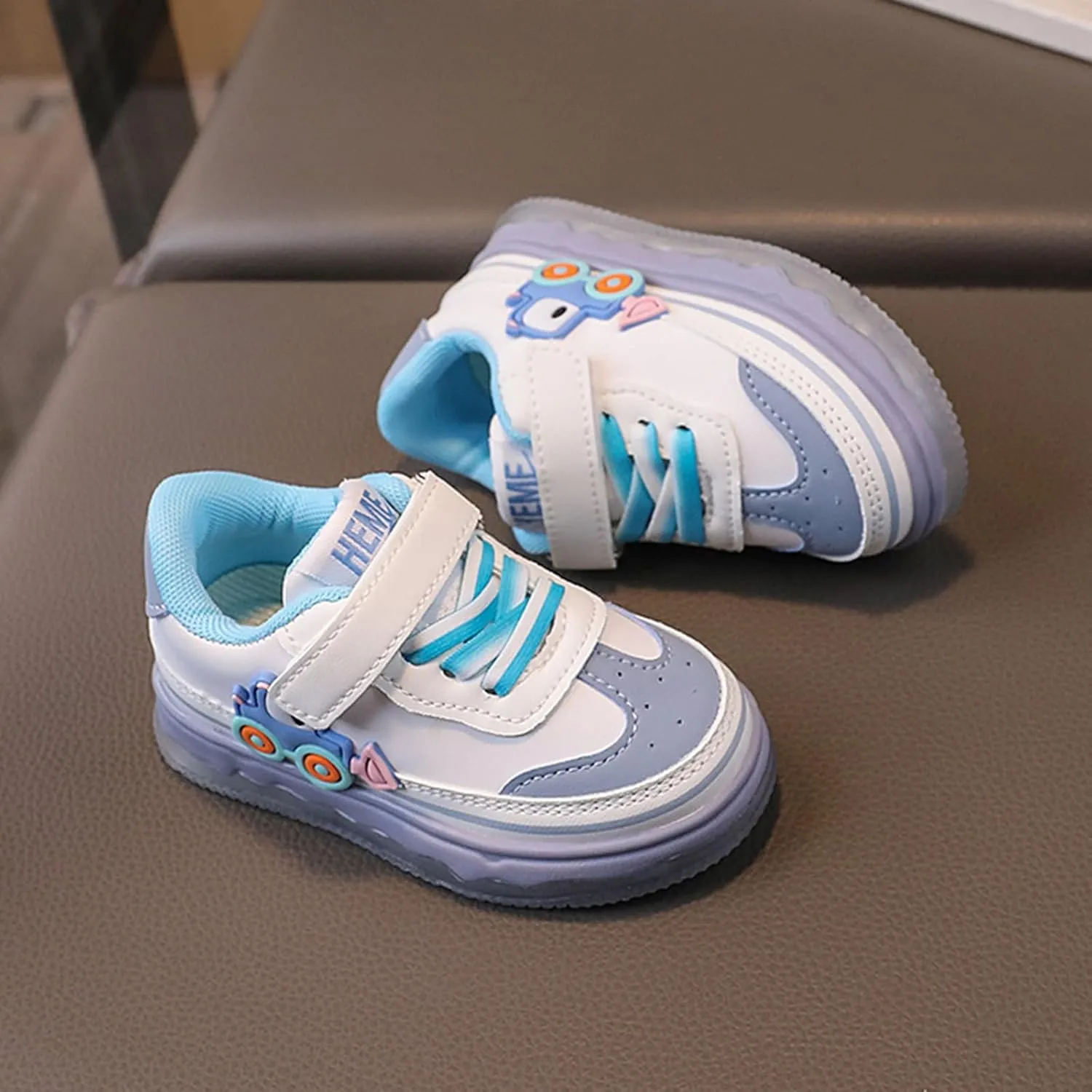Light Up Girls Shoes Non-Slip Luminous Shoes Mesh Lightweight Casual Sneaker Slip On Walking Shoes Led Shoes