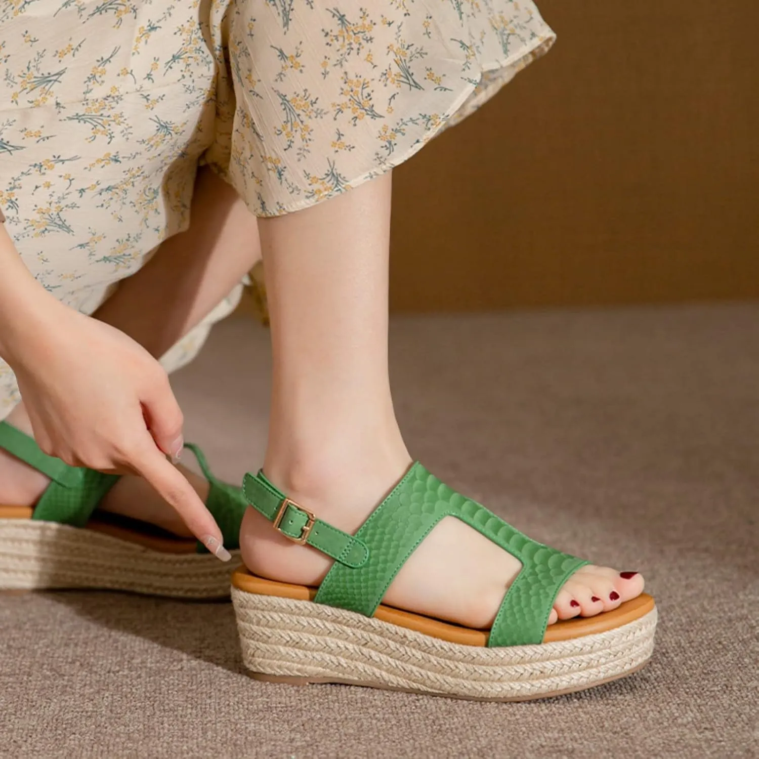 ORNVEION Women's Buckle Strap Arch Support Leather Wedge Platform Sandals,Retro Ankle Strap Open Toe Casual Beach Espadrilles Sandals