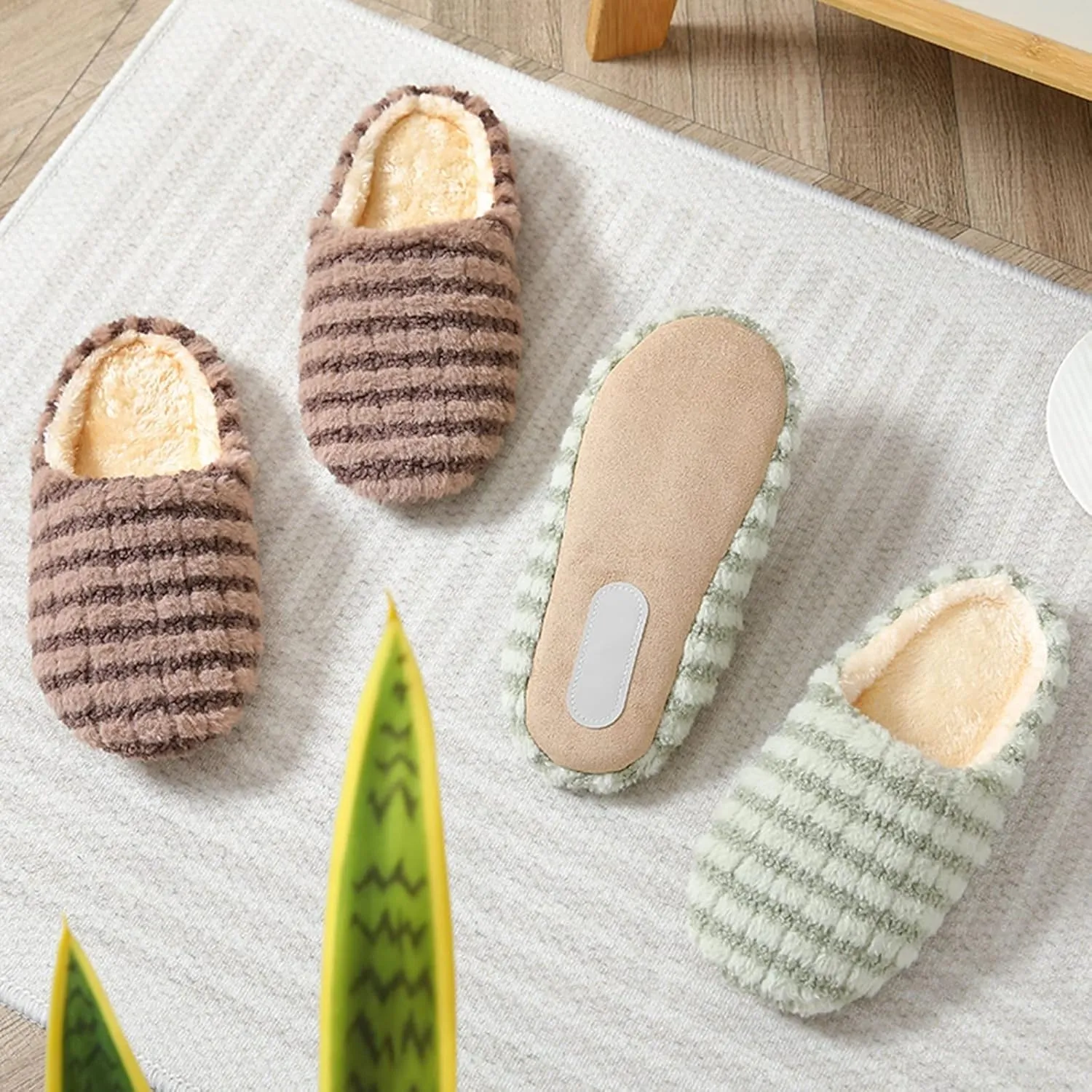 Womens House Slippers Cozy Velvet Memory Foam House Slipper Cute House Slippers for Ladies Indoor/Outdoor